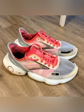 Brooks Aurora Running Shoes - Coral Pink and Gray